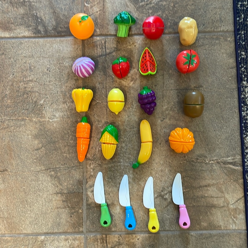 TOY FRUITS AND VEGGIES